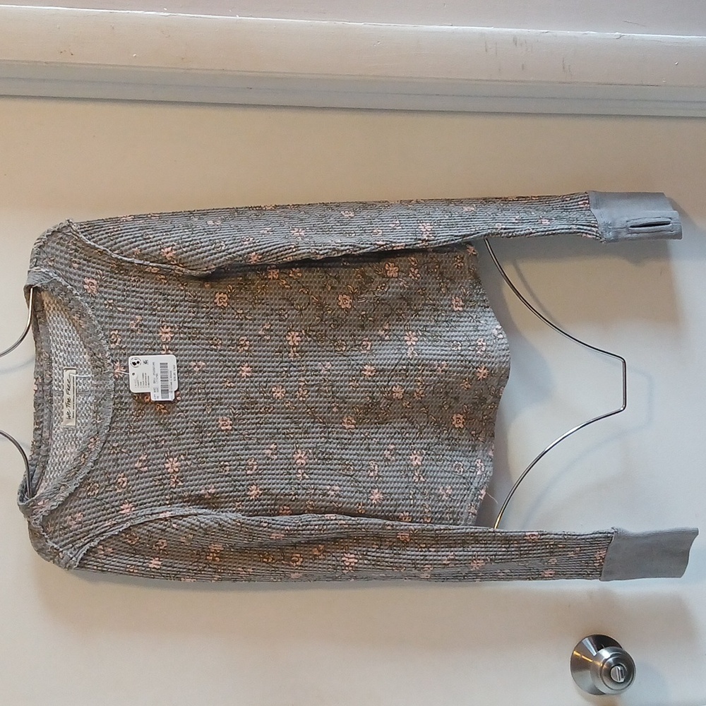 We The Free Gray and Pink Knit Top
